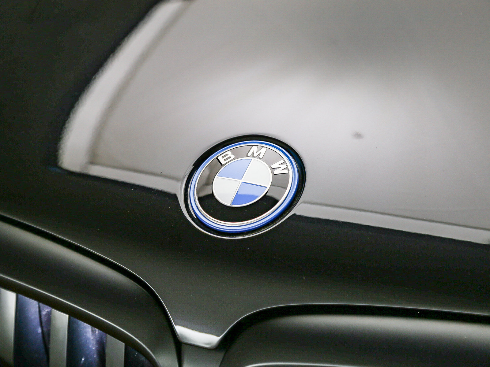 Used 2024 BMW X5 xDrive50e w/ M Sport Package AWD/4WD image 9