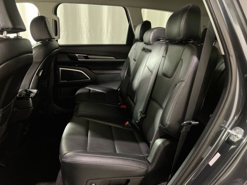 Used 2022 Kia Telluride LX image 25