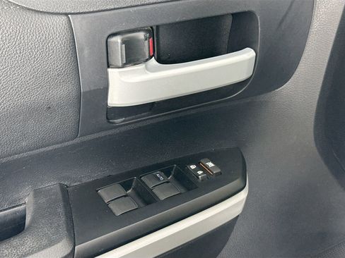 Used 2018 Toyota Tundra SR5 image 18