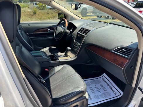 Used 2011 Lincoln MKX AWD w/ 102A Rapid Spec Order Code image 17