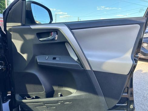 Used 2015 Toyota RAV4 Limited w/ Technology Package AWD/4WD image 30