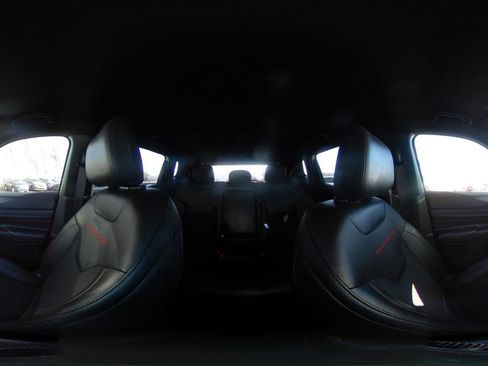 Used 2025 Jeep Compass Trailhawk image 41