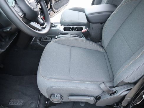 New 2026 Jeep Gladiator Sport image 10