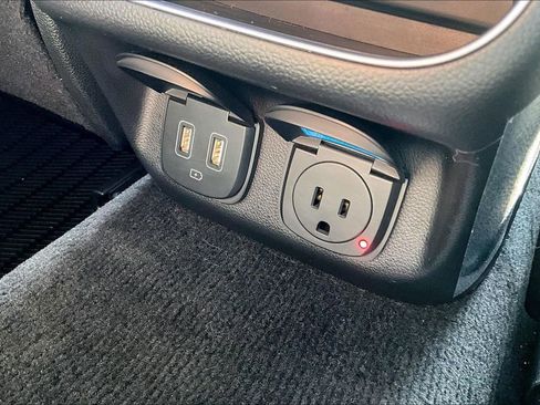 Used 2023 Genesis GV70 2.5T w/ Advanced Package image 36