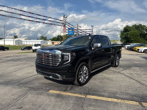 Used 2025 GMC Sierra 1500 Denali w/ Denali Reserve Package AWD/4WD image 9
