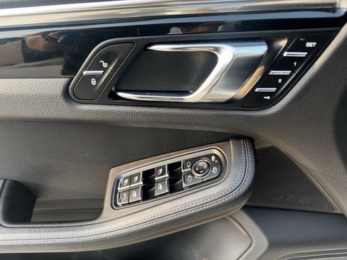 Used 2016 Porsche Macan S image 22