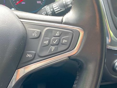 Used 2021 Chevrolet Equinox LT FWD image 21