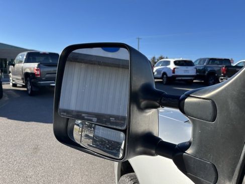 Used 2015 Nissan Titan S image 24