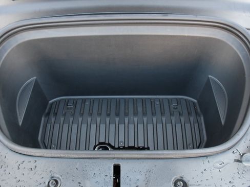 Used 2021 Tesla Model Y Long Range image 22