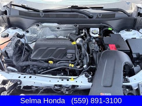 Used 2025 Chevrolet Trax LT FWD image 27