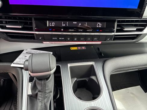 New 2026 Toyota Sienna XLE FWD image 22