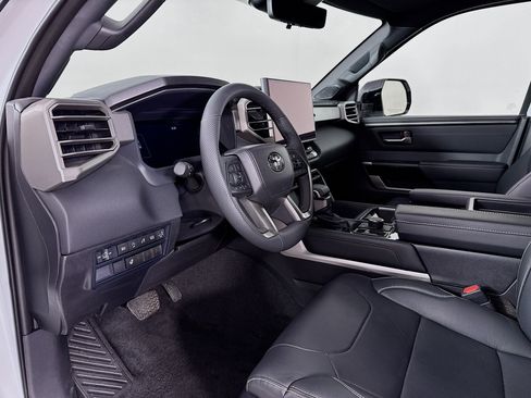 Certified 2026 Toyota Tundra Limited AWD/4WD image 9