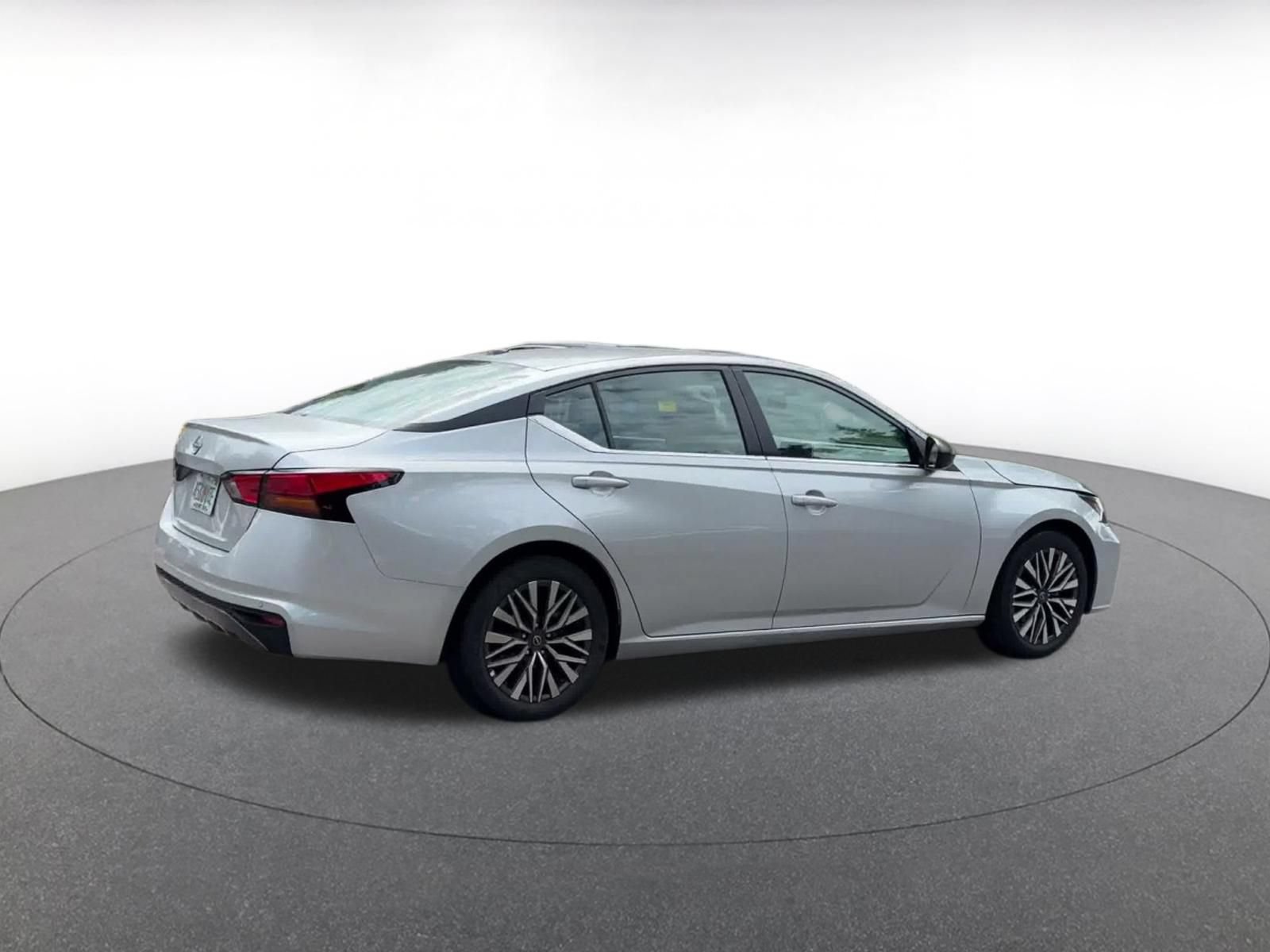 Used 2026 Nissan Altima 2.5 SV FWD image 14