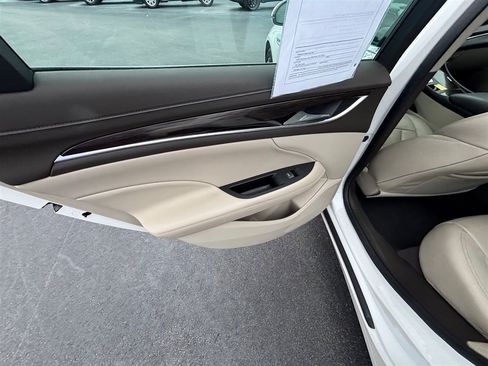 Used 2018 Buick LaCrosse Essence FWD image 18
