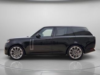 Used 2025 Land Rover Range Rover SE video 2