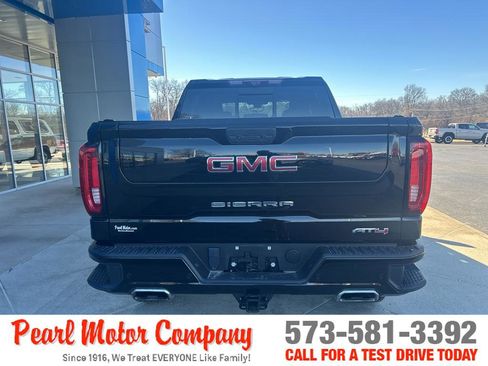 Certified 2020 GMC Sierra 1500 AT4 w/ AT4 Premium Package image 5