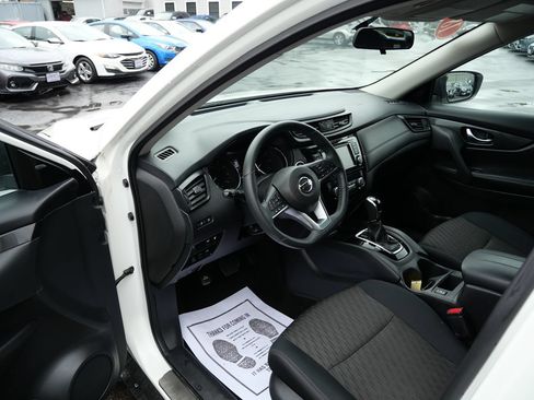 Used 2018 Nissan Rogue SV AWD/4WD image 9