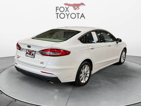 Used 2020 Ford Fusion SE FWD image 6