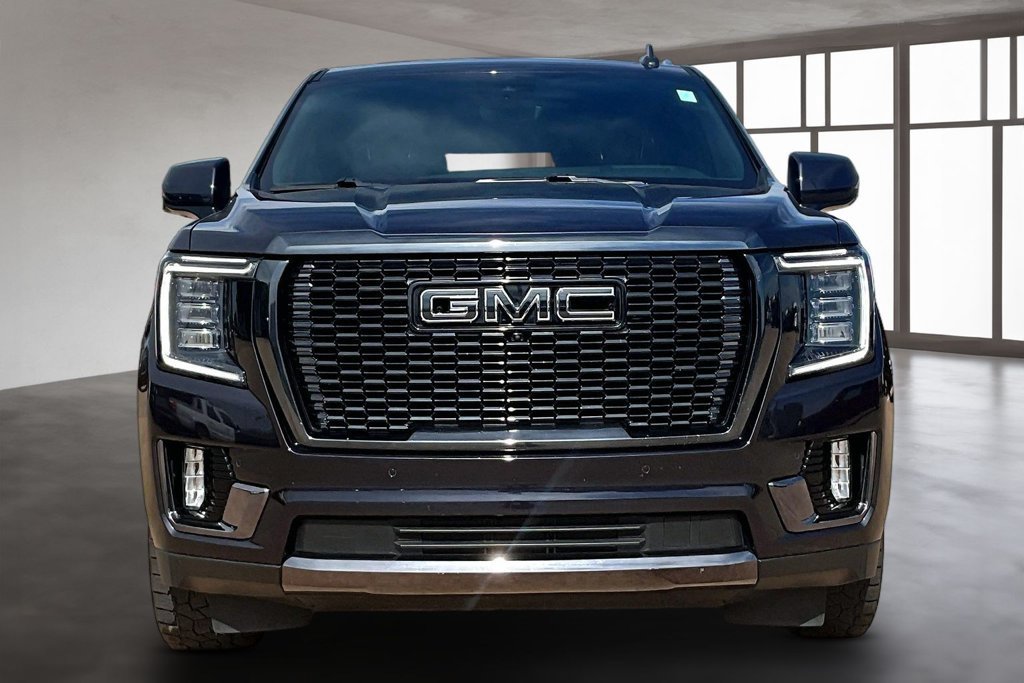 Used 2023 GMC Yukon Denali Ultimate AWD/4WD image 3