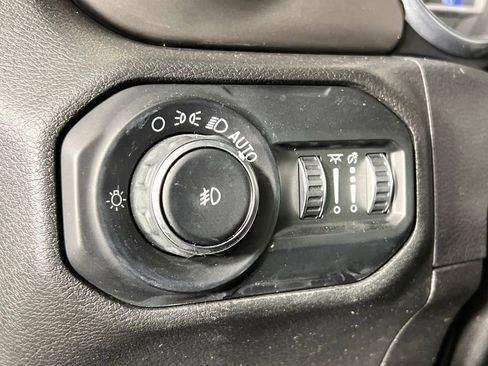 Used 2018 Jeep Wrangler Unlimited Sport S image 17