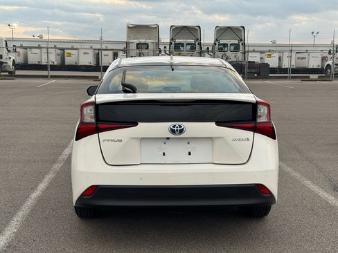 Used 2019 Toyota Prius L Eco image 6