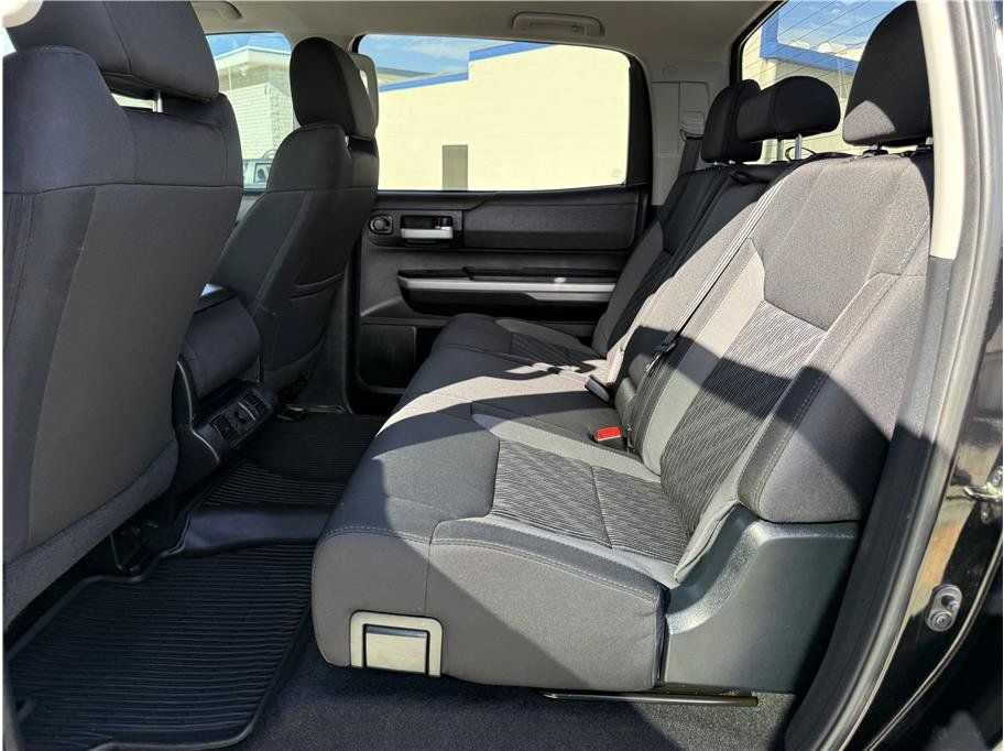 Used 2017 Toyota Tundra SR5 AWD/4WD image 17
