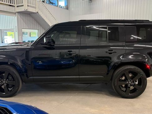 Used 2023 Land Rover Defender 110 X-Dynamic SE AWD/4WD image 8