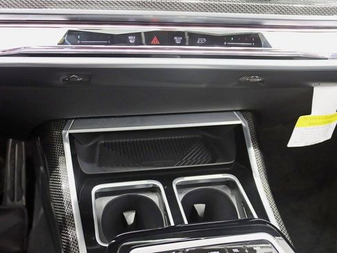 Used 2023 BMW 760i xDrive image 27