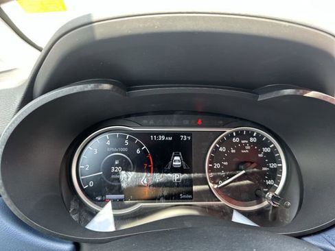 New 2025 Nissan Versa SV w/ Trunk Package FWD image 12