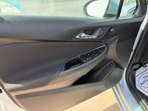 Used 2017 Chevrolet Cruze LS image 19