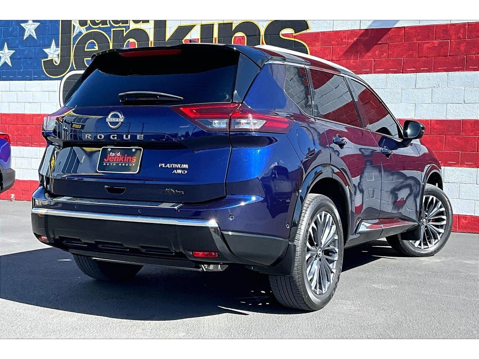 Used 2024 Nissan Rogue Platinum AWD/4WD image 2
