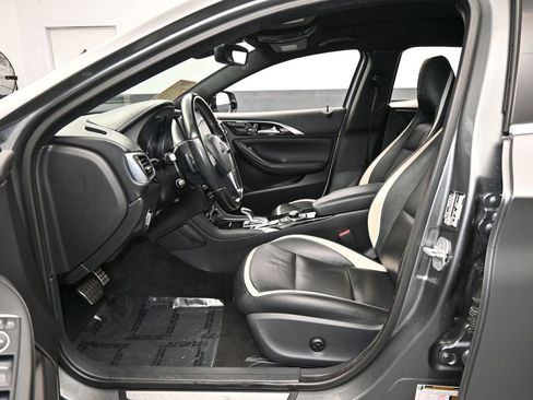 Used 2017 INFINITI QX30 Sport w/ Sport Leather Package image 11