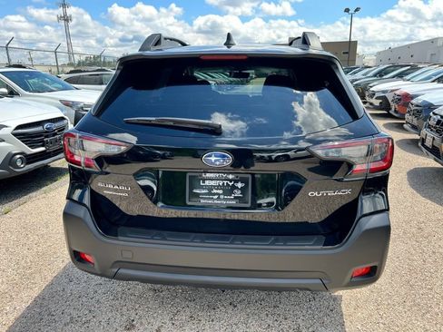 Used 2025 Subaru Outback Premium AWD/4WD image 7