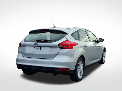 Used 2018 Ford Focus SE image 3