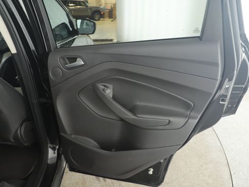 Used 2016 Ford Escape SE w/ Equipment Group 201A image 9