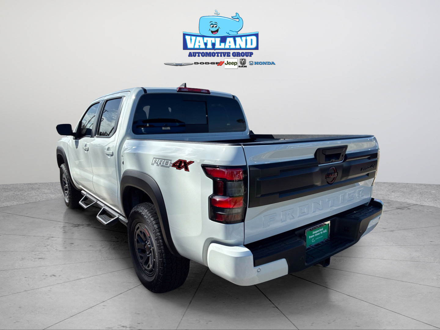 Used 2025 Nissan Frontier PRO-4X w/ Pro Convenience Package AWD/4WD image 3