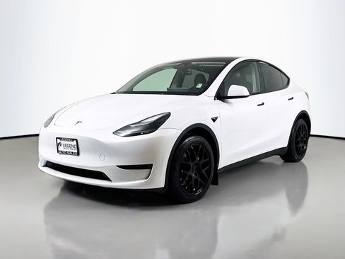 Used 2025 Tesla Model Y Long Range image 1