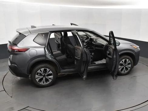 Used 2023 Nissan Rogue SV FWD image 6
