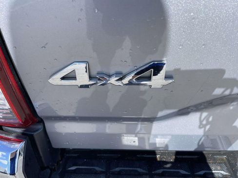 Used 2019 Toyota Tacoma SR5 image 24