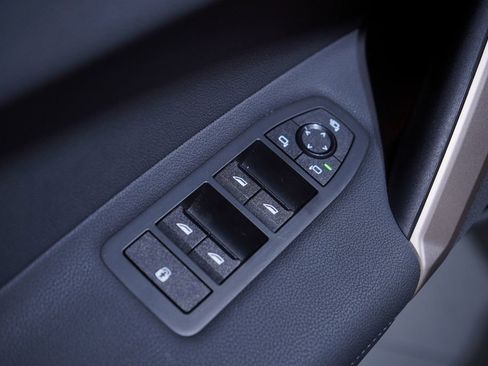 Used 2026 BMW iX xDrive60 w/ Premium Package image 16