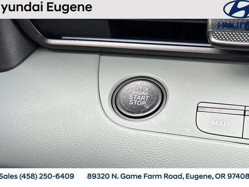 New 2025 Hyundai Elantra Limited image 24