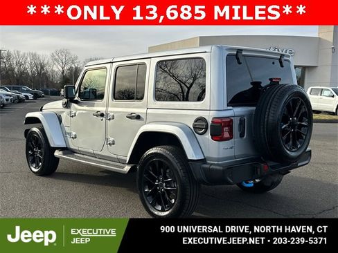 Used 2024 Jeep Wrangler Unlimited Sahara w/ Safety Group image 4