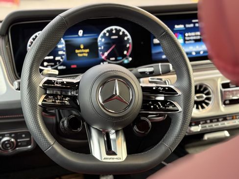 Used 2025 Mercedes-Benz G 63 AMG 4MATIC image 19