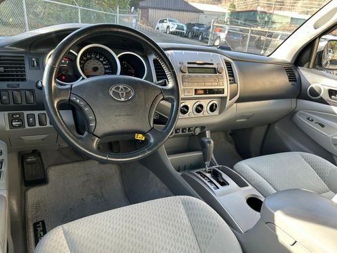 Used 2011 Toyota Tacoma 4x4 Double Cab w/ SR5 Pkg #2 image 13