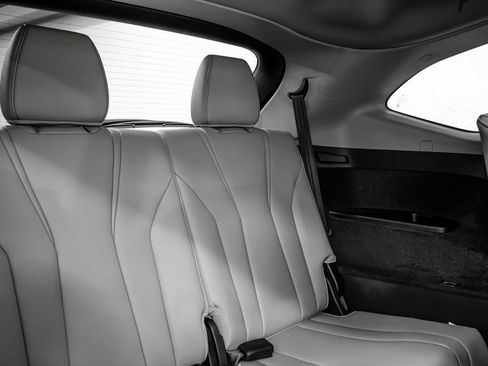 Certified 2023 Acura MDX FWD w/ Technology Package image 37