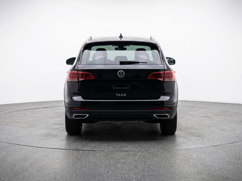 Used 2025 Volkswagen Taos SE AWD/4WD image 7