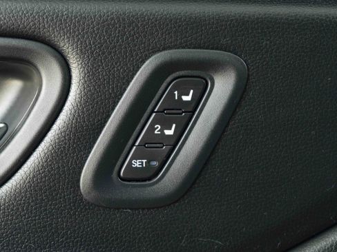 Certified 2025 Honda Pilot Touring image 39
