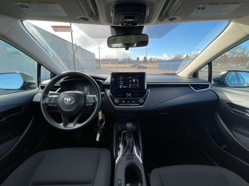 Used 2025 Toyota Corolla LE image 31