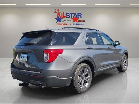 Used 2022 Ford Explorer XLT w/ Equipment Group 202A image 7