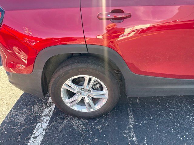 Used 2024 GMC Terrain SLE w/ Driver Convenience Package FWD image 13